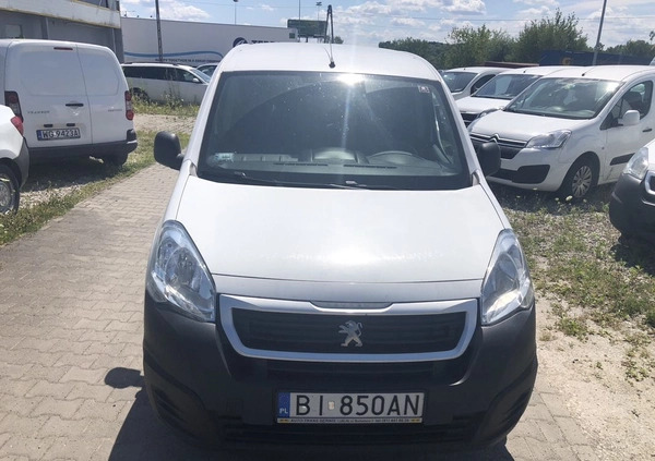 Peugeot Partner cena 21955 przebieg: 218000, rok produkcji 2015 z Warszawa małe 137